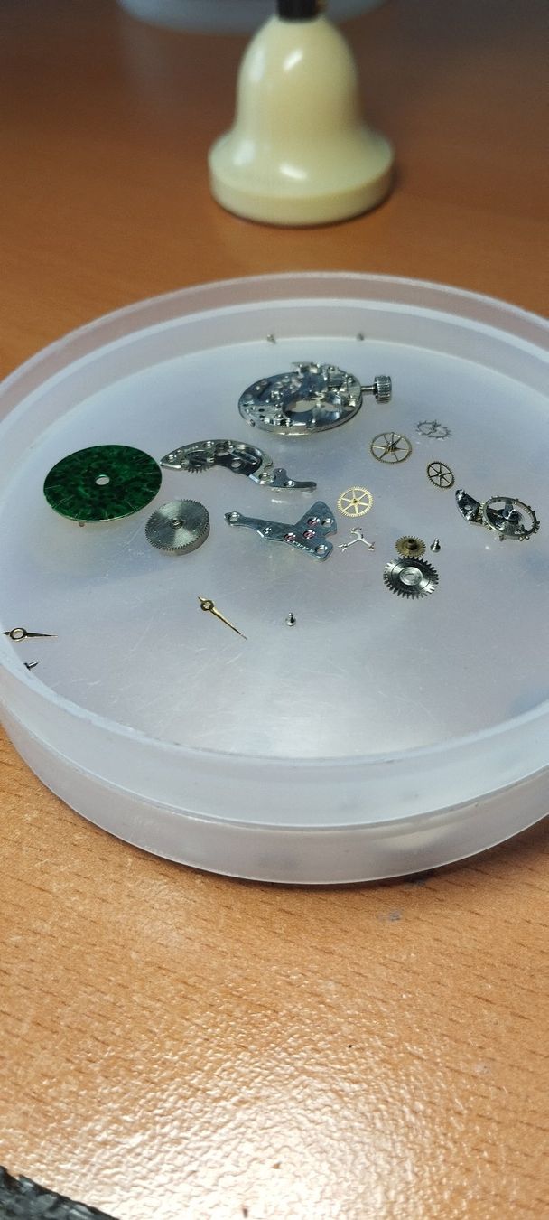 Orologi: montre mécanique récupérée – Usato da La Chaux-de-Fonds venduto da jac_9llg 6