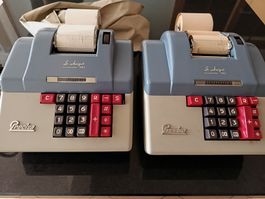 2 anciennes machines à calculer Precisa