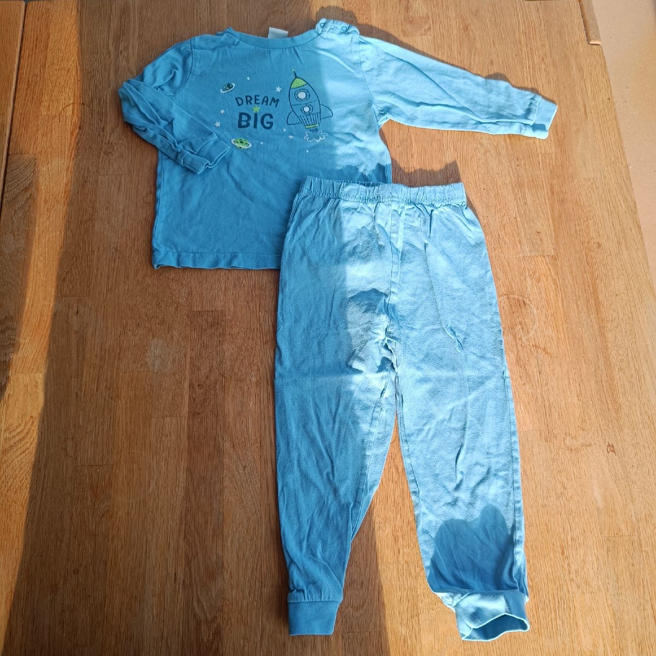 Pyjamas: Pyjama Grösse 92  – D'occasion à Jaberg par urig17.