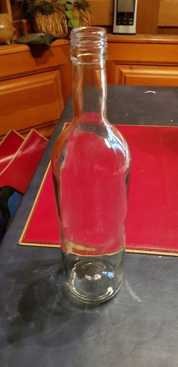 Verres, cruches & bouteilles: 7dl Glasflaschen es 12 Flaschen in einem Harass! – D'occasion à Winterthur par chr_2gsg 1