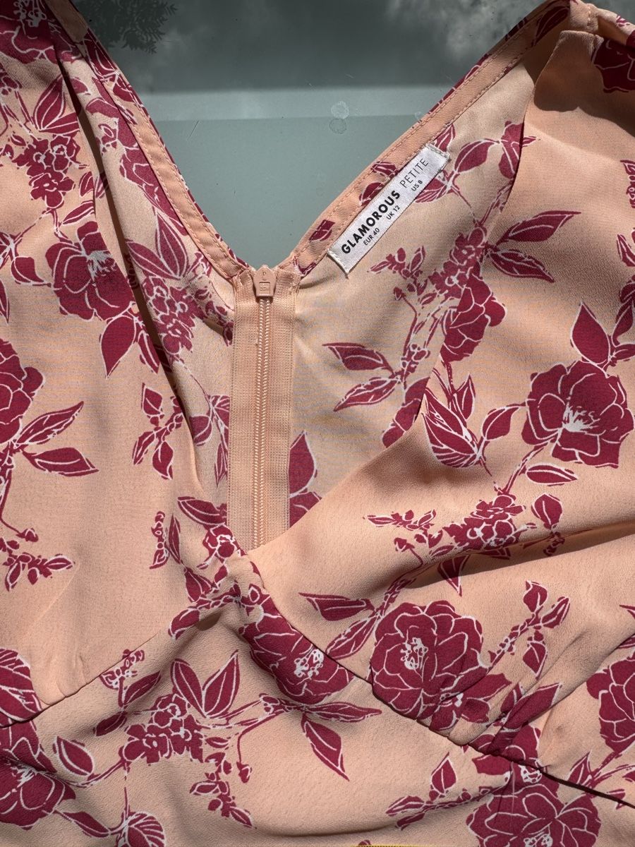 Vestiti: ✨Wunderschönchönes Kleid mit Blumenmuster, Grösse M✨ – Nuovo (secondo la descrizione) da zürich venduto da Bailey17 4