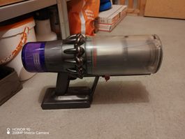 Dyson V11 Akku-Staubsauger Zubehoer guter Zustand