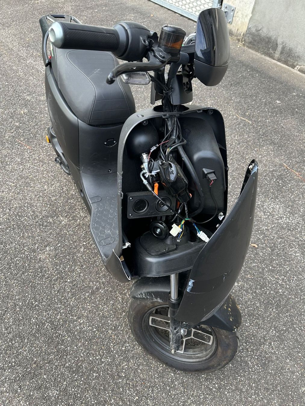 Voiturettes électriques: Forza E-Roller – Défectueux à Liestal par FuV01 2