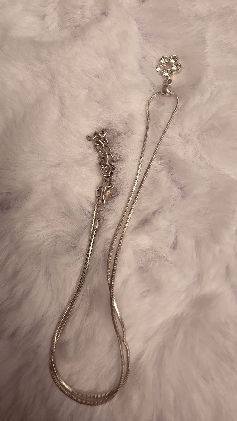 Ketten: Kette mit Blumenanhänger – Neu (gemäss Beschreibung) aus Widen von kev_f5vk 2