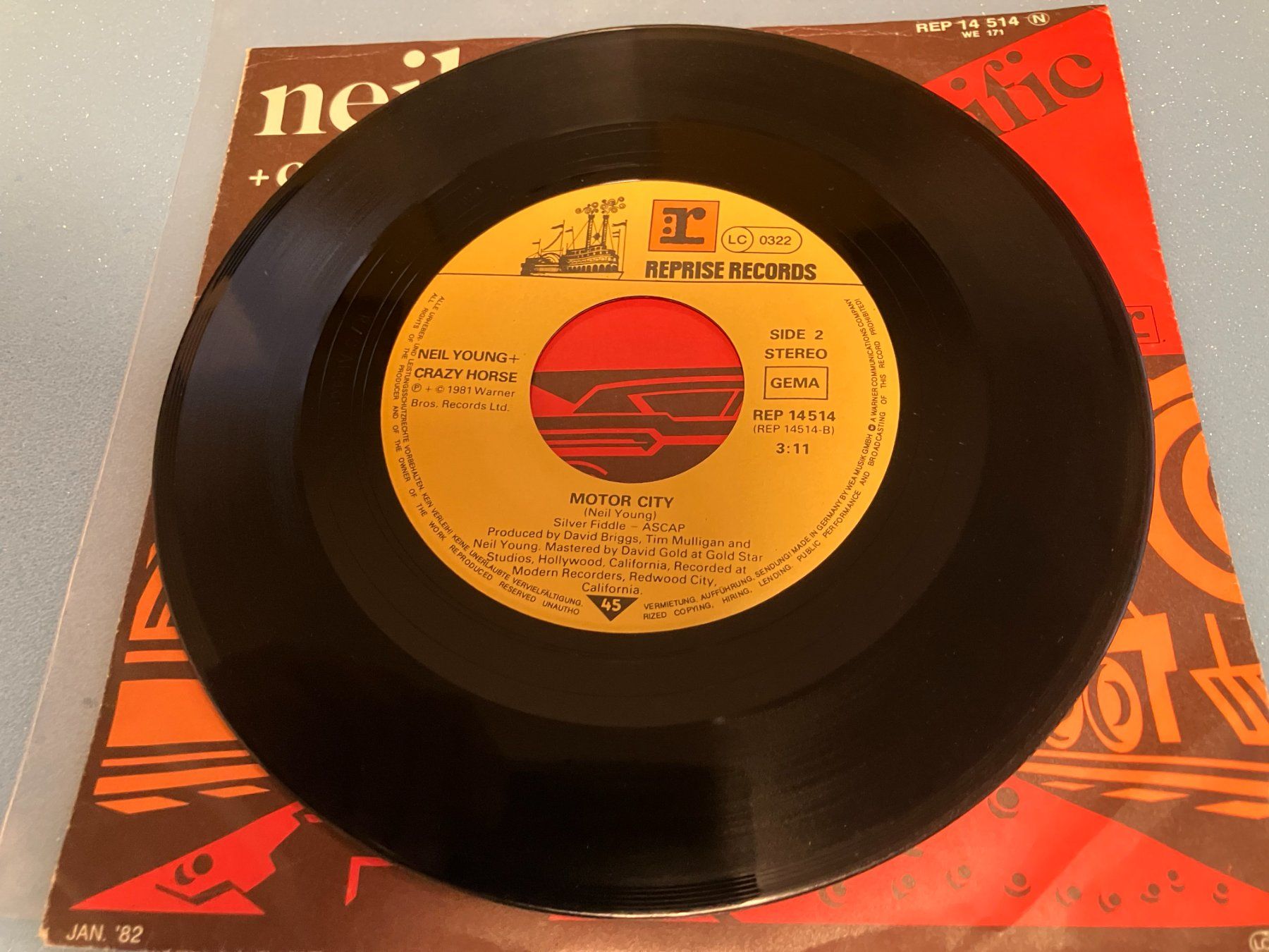 Dischi in vinile: Neil Young – Usato da Aarwangen venduto da Jukebox3 4