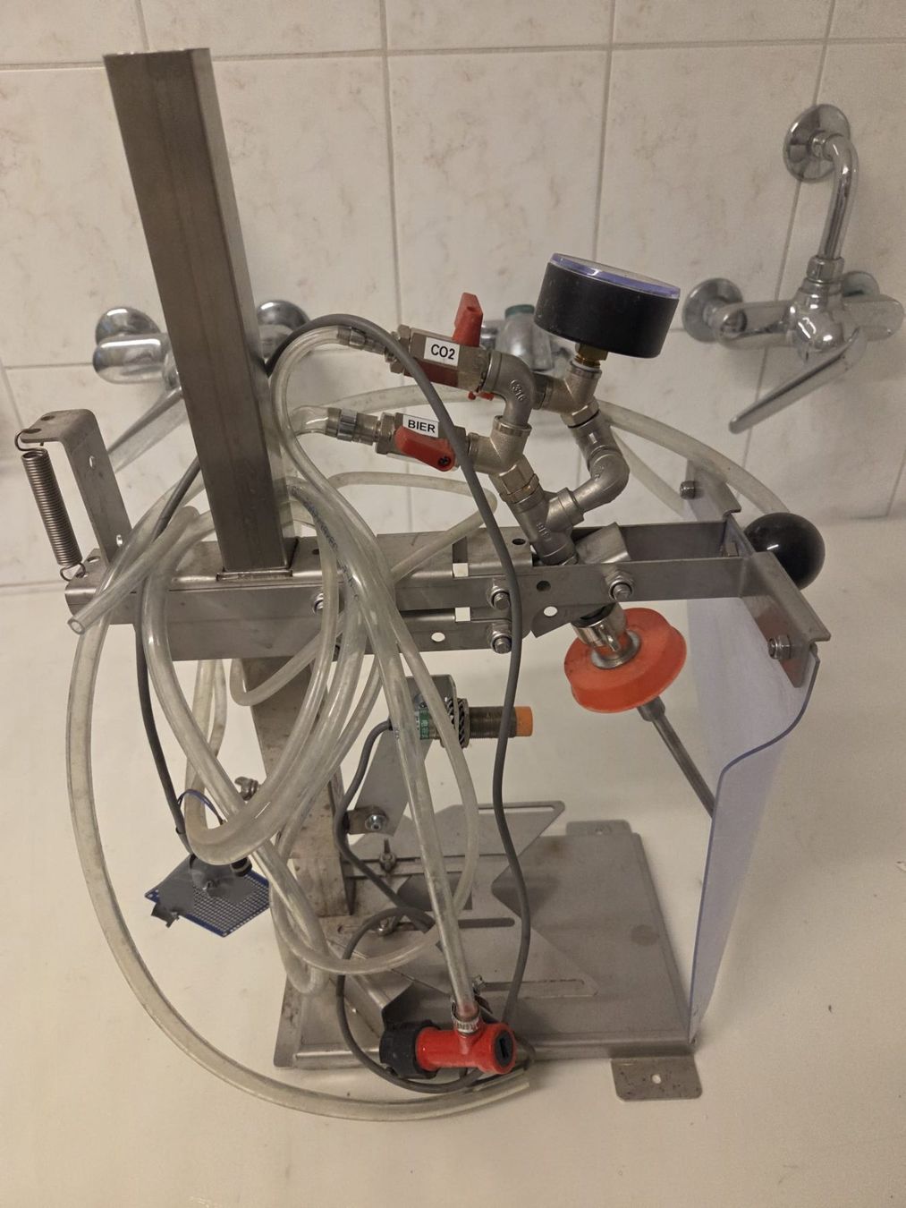 Alle Maschinen: FSM Gegendruckfüller – Gebraucht aus Bäch SZ von AVR