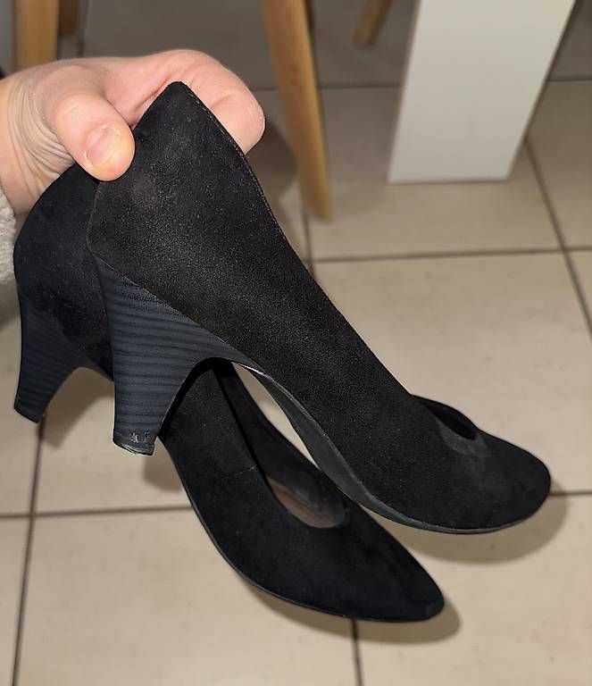Damenschuhe: Pumps – Gebraucht aus Itingen von miriampetrucci