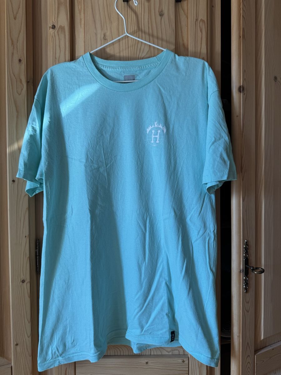 T-shirt: HUF x Thrasher T-Shirt, hellblau, Gr. L – Usato da Hergiswil NW venduto da kaufe_bei_kaufmann