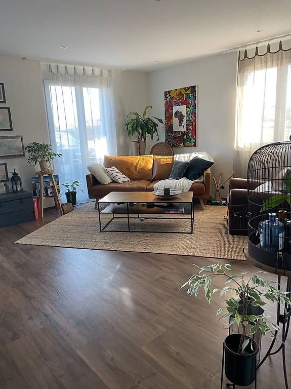 Maisons du monde Sofas: Canapé cuir véritable, maison du monde – Gebraucht aus Cressier FR von feh_6bbf 1