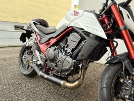 Honda CB750 Hornet 2024