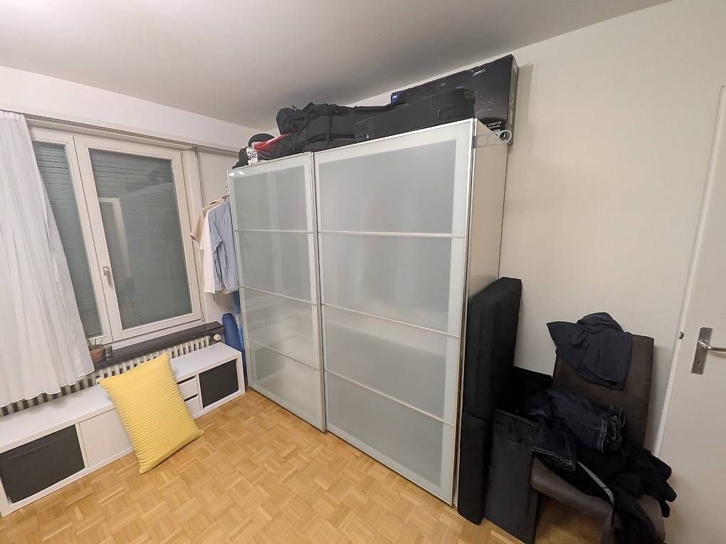 Armoires: PAX Schrank (gebraucht) 2 m Breite – D'occasion à Binningen par zwi_vf9k