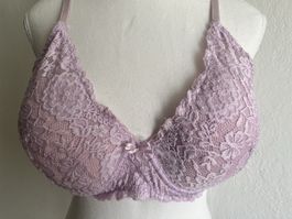 Neuwertiger, lilafarbener Spitzen BH, Grösse 85C