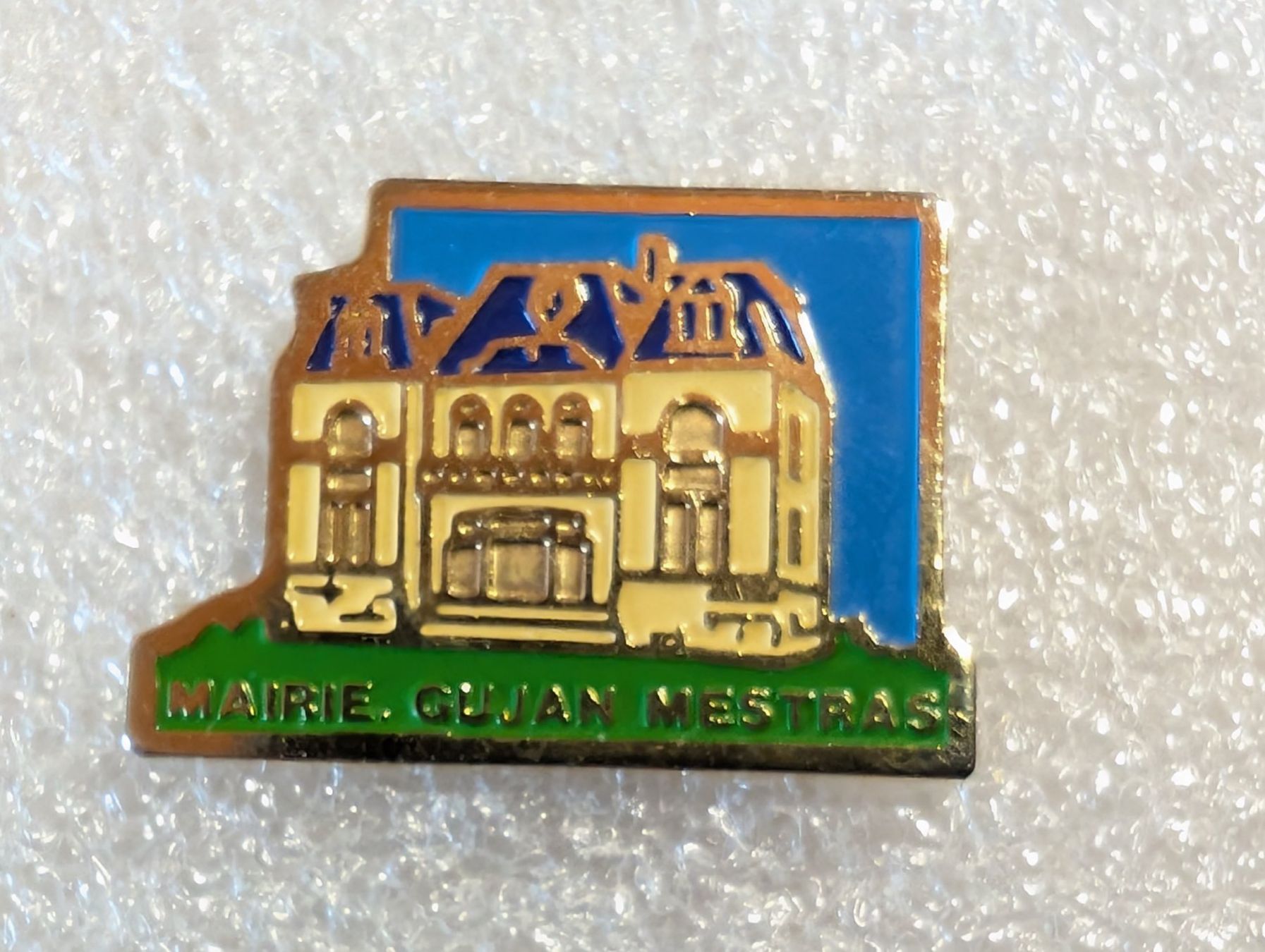 Placchette & Badge: Ansteckpin 288: Mestras – Usato da Oppligen venduto da Pin-Fall-Shop