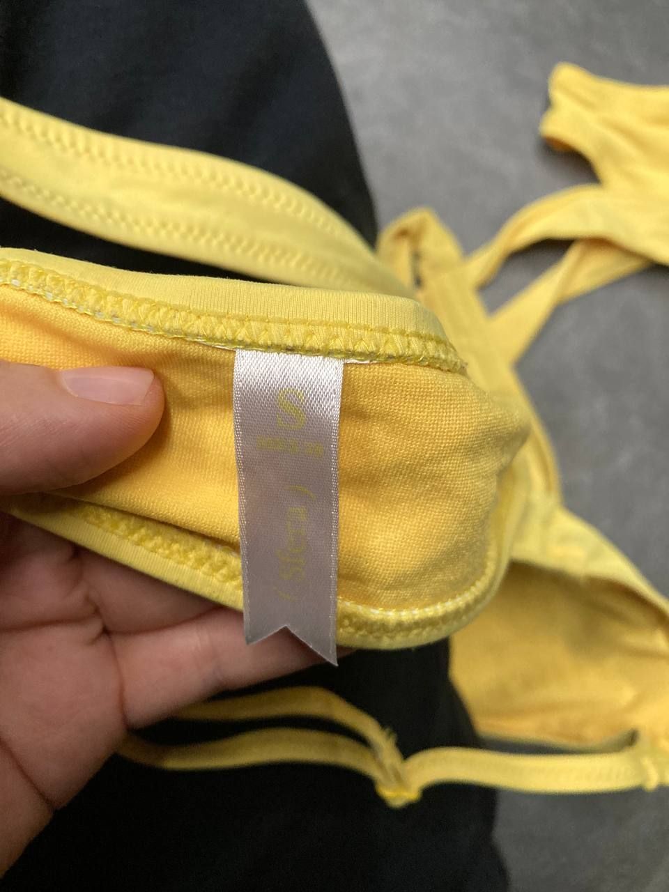 Badekleider & Bikinis: Yellow Wrap Around Bikini – Gebraucht aus Robasacco von  2