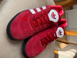 Adidas Sneaker – Rot/Weiss, Grösse 45 ⅓  Ich verkaufe origin