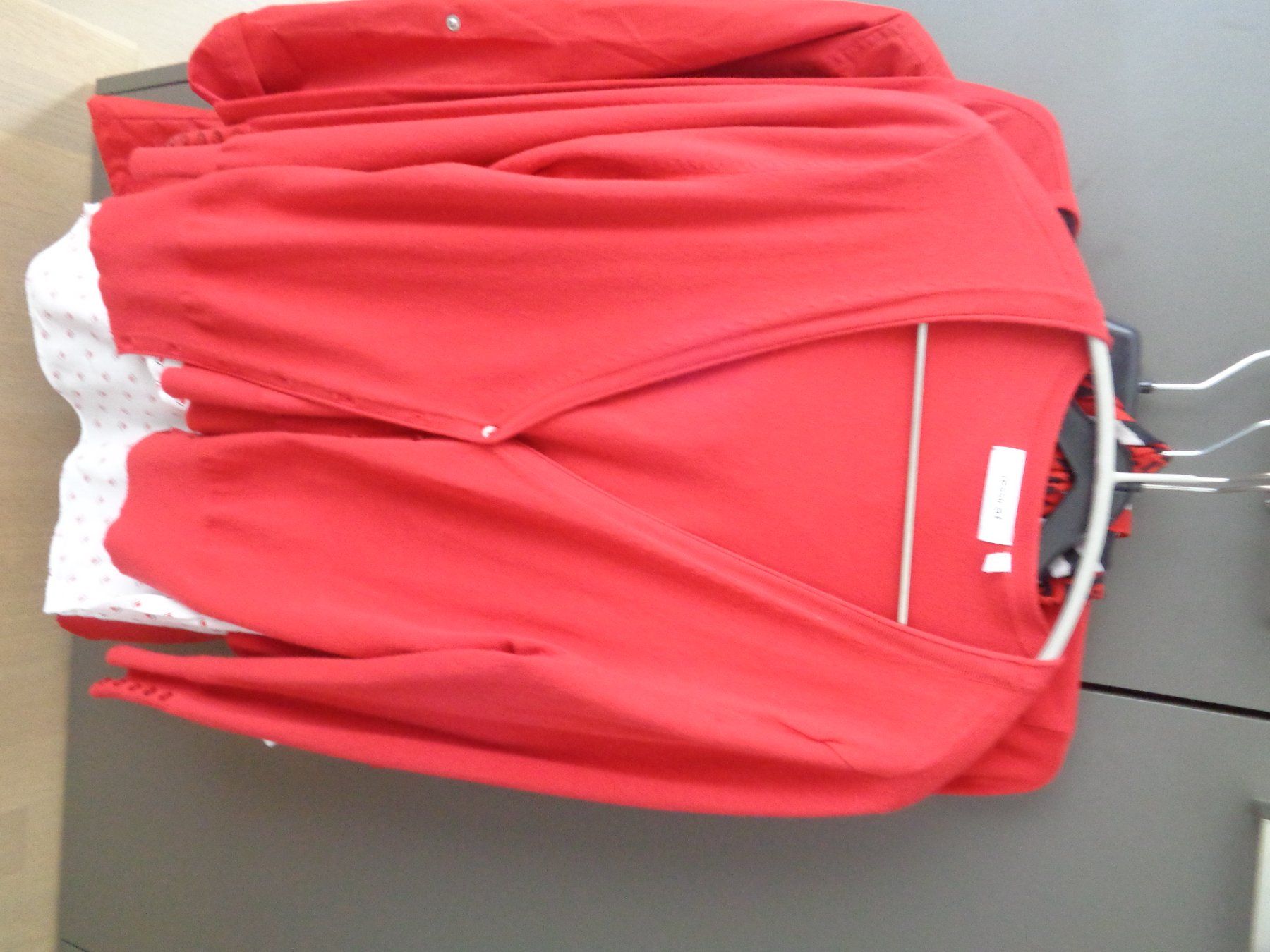 Lotti di vestiti: Garderobe Ton in Ton Gr. M / L – Usato da Bern venduto da Mobi98 2