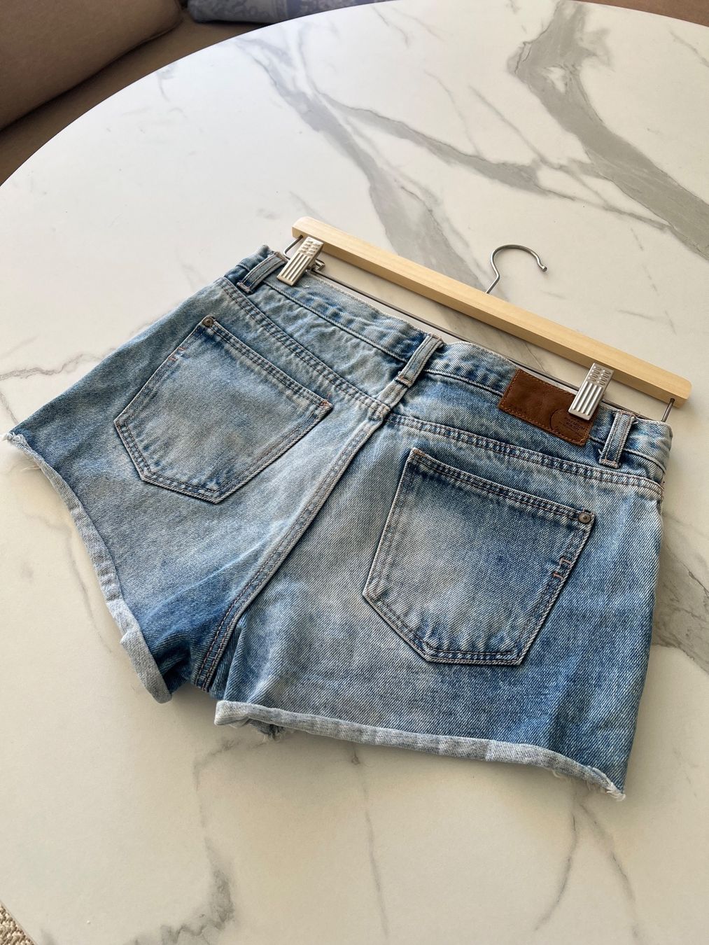 Zara Jeans: Zara Denim Shorts – Usato da Ebmatingen venduto da Charliz 3