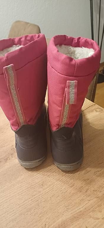 Scarpe da uomo: Pinke Winterstiefel, Grösse 32 – Usato da Ittigen venduto da SandBell 1