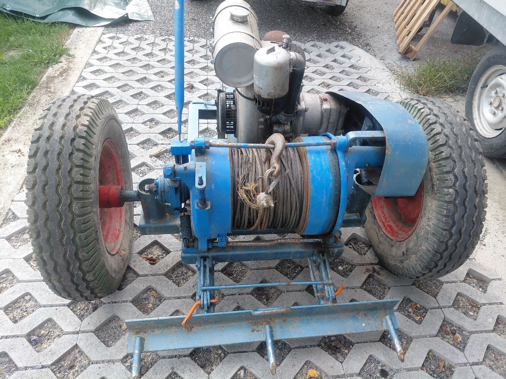 Pfaff Argani forestali & Pinze posteriori : Anhänger-Seilwinde Pfaff – Usato da Gontenschwil venduto da Deutz09 2