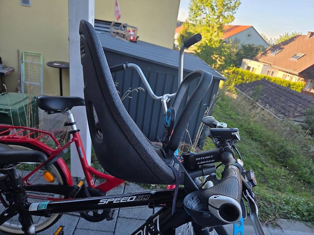 Pièces détachées:  Fahrradsitz Thule  – D'occasion à Melchnau par Rhabarber_98 1
