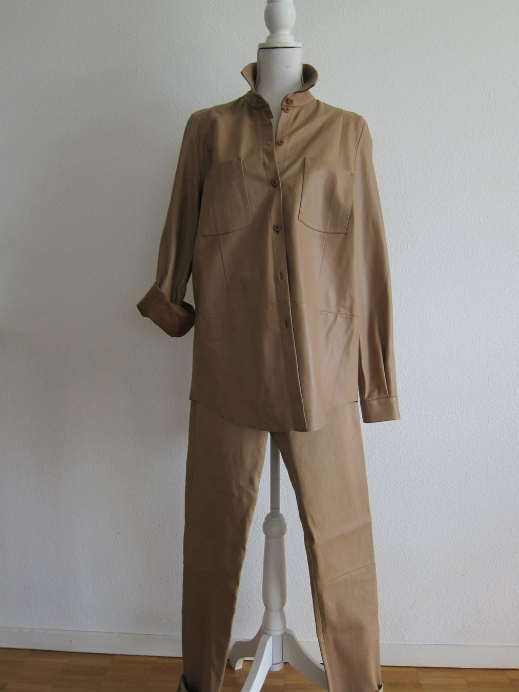 Kleiderpakete: DROME Set. Bluse und Hose Leder. Neu! – Neu und originalverpackt aus Glattpark(Opfikon) von bar_p2wj 1