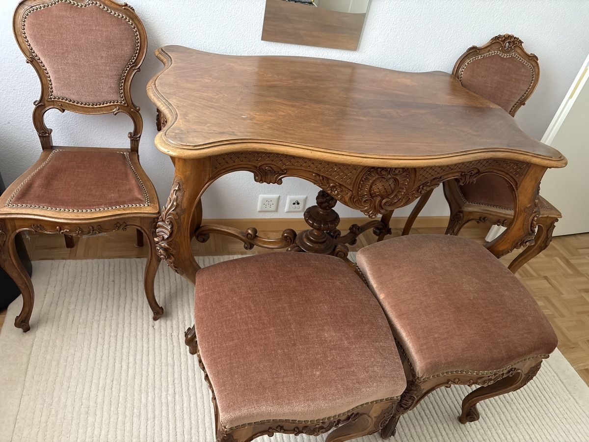 Set di tavolo e panche: Tisch mit Stuhlen und Schemel, Holztisch – Usato da Romanshorn venduto da Bete-yag