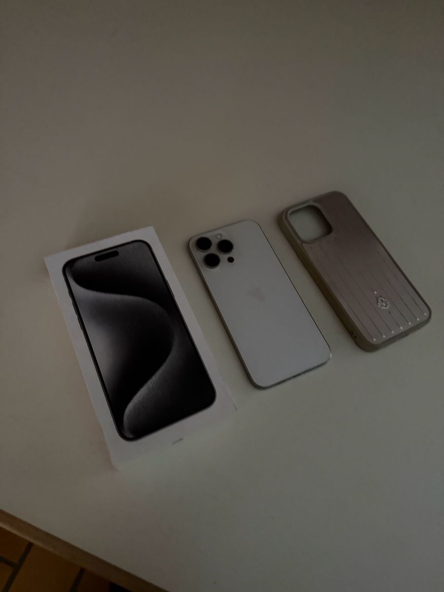 Apple Telefoni cellulari / Smartphones: iPhone 15 Pro Max 83% Akku – Usato da Wallisellen venduto da kun_km8k 1