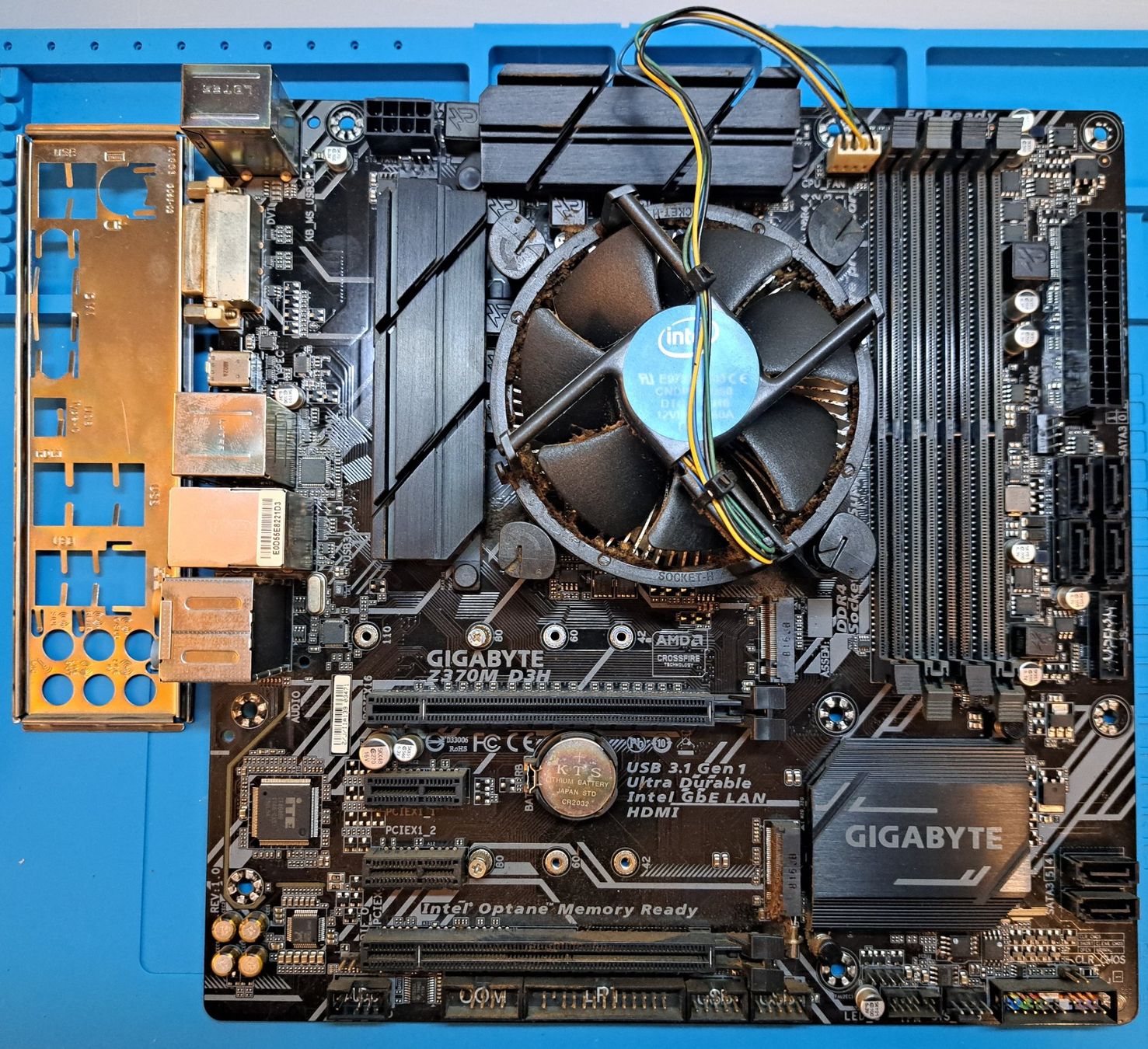 Gigabyte Schede madri: Intel Core i5-8400 + Gigabyte Z370M D3H Mainboard mATX – Usato da Balgach venduto da Wasnwasn