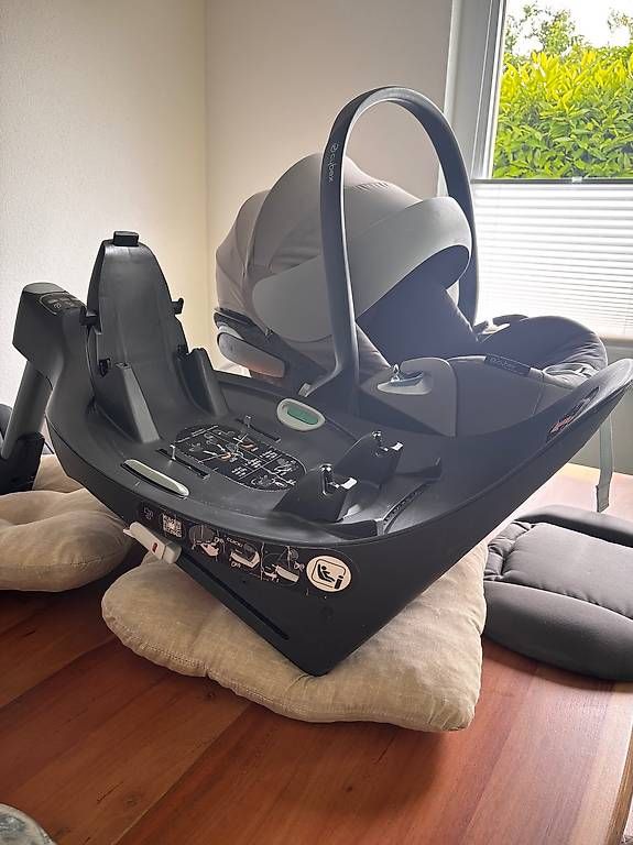 Cybex Seggiolini per auto: Cybex Cloud Z i-Size Babyschale inkl. Base Z – Usato da Eglisau venduto da sarahsb5 1
