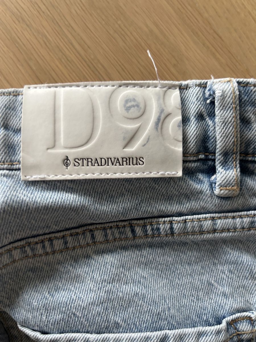 Stradivarius Jeans: Stradivarius Jeans D98, hellblau, neuwertig, Grösse 36 – Usato da Adetswil venduto da jul_qvl5 3