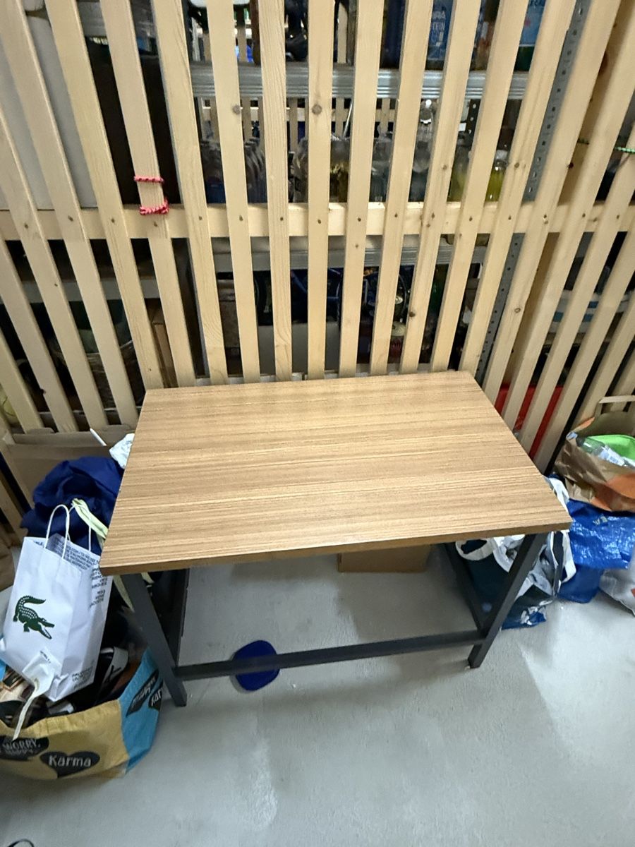 Scrivanie: Gebrauchter Schreibtisch – Usato da Weiach venduto da CDY_00