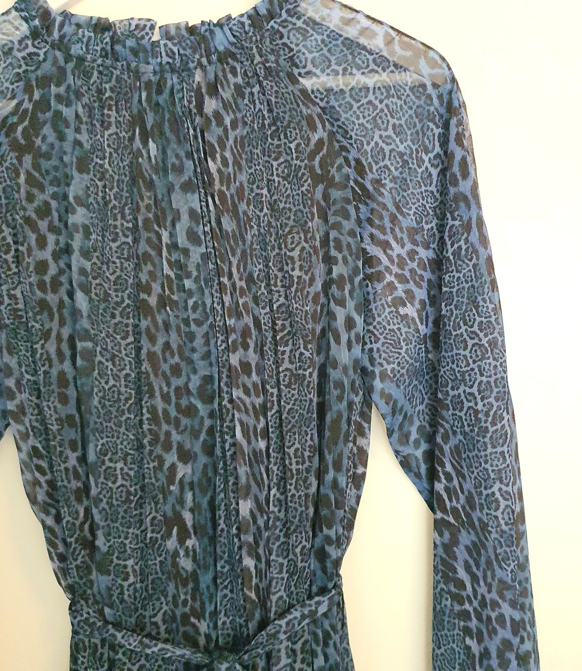 Vestiti: Warehouse Leo Print Plisiertes Midikleid – Nuovo e nell'imballaggio originale da Weiach venduto da sim_8s27 5