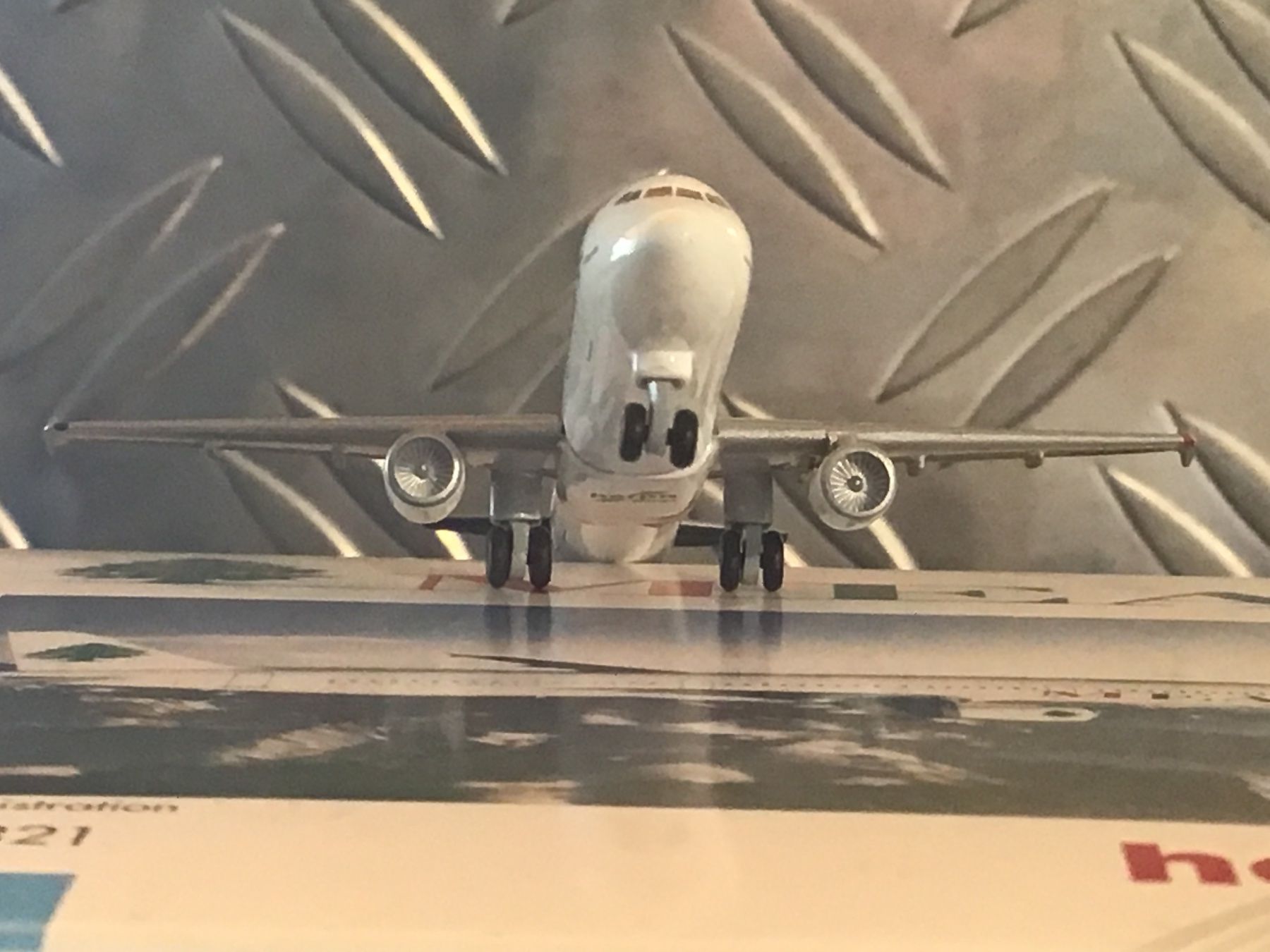 Herpa Kit di modellismo & Modellini statici: HERPA MEA AIRBUS A321 1:500 – Usato da Männedorf venduto da Spezial-Modelle 3