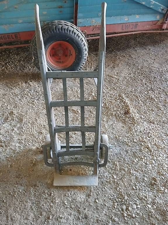 Anhänger: Chariot de déplacement  – Gebraucht aus glovelier von Soucoupe
