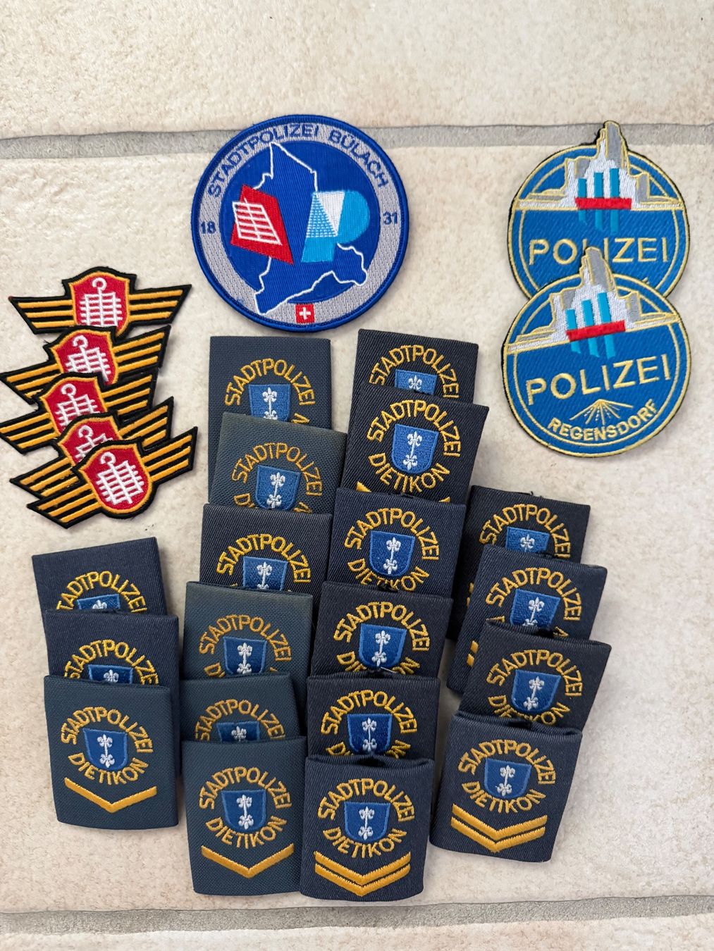 Placchette & Badge: Div. Polizeibatten und Patch – Usato da Hüntwangen venduto da Raekwon80