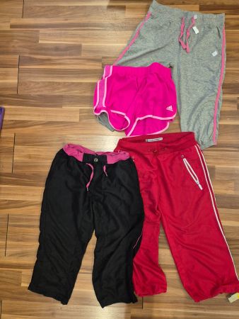 2Sporthosen nach Wahl Gr. M, K8