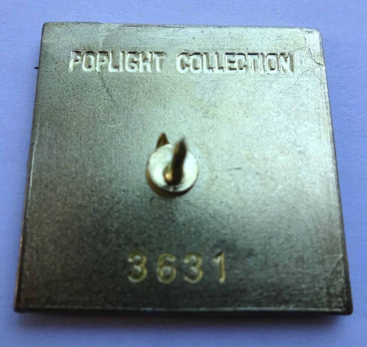 Placchette & Badge: Pin DIRE STRAITS OVE OVER GOLD – Usato da Utzenstorf venduto da BUtter81