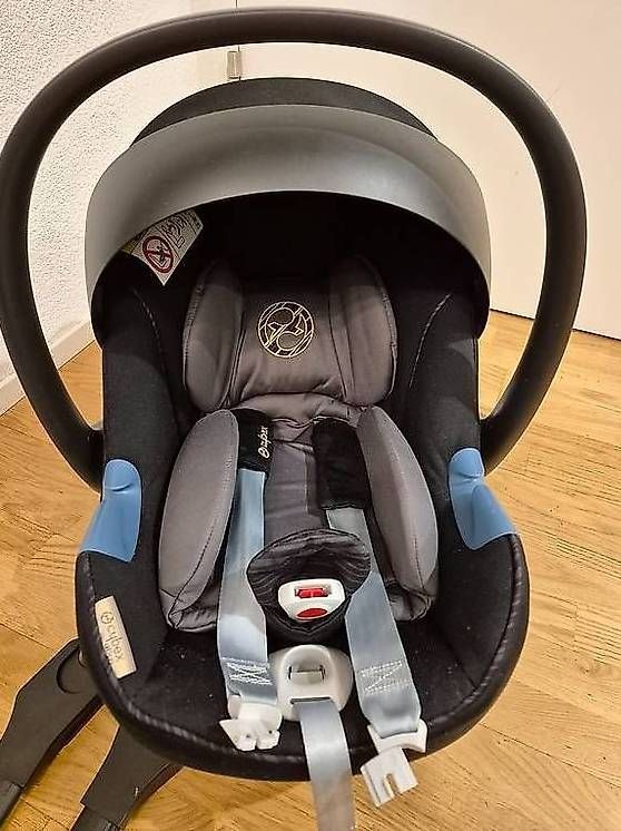 Seggiolini per auto: NEUWERTIGE Babyschale von CYBEX – Usato da Wabern venduto da ale_qdf8 1