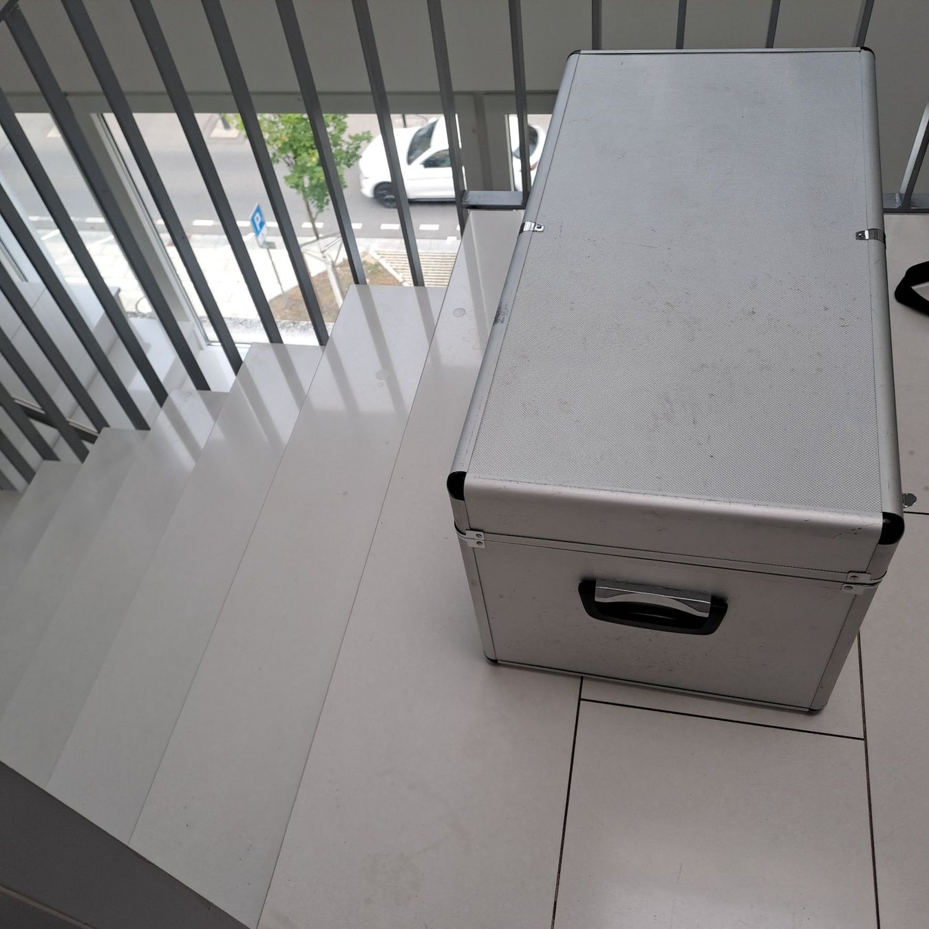 Valises de voyage: Alukoffer mit 20 Fächern – D'occasion à Horw par Apolo750 2