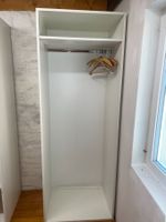 Penderie blanche, idéale pour ranger vos vêtements