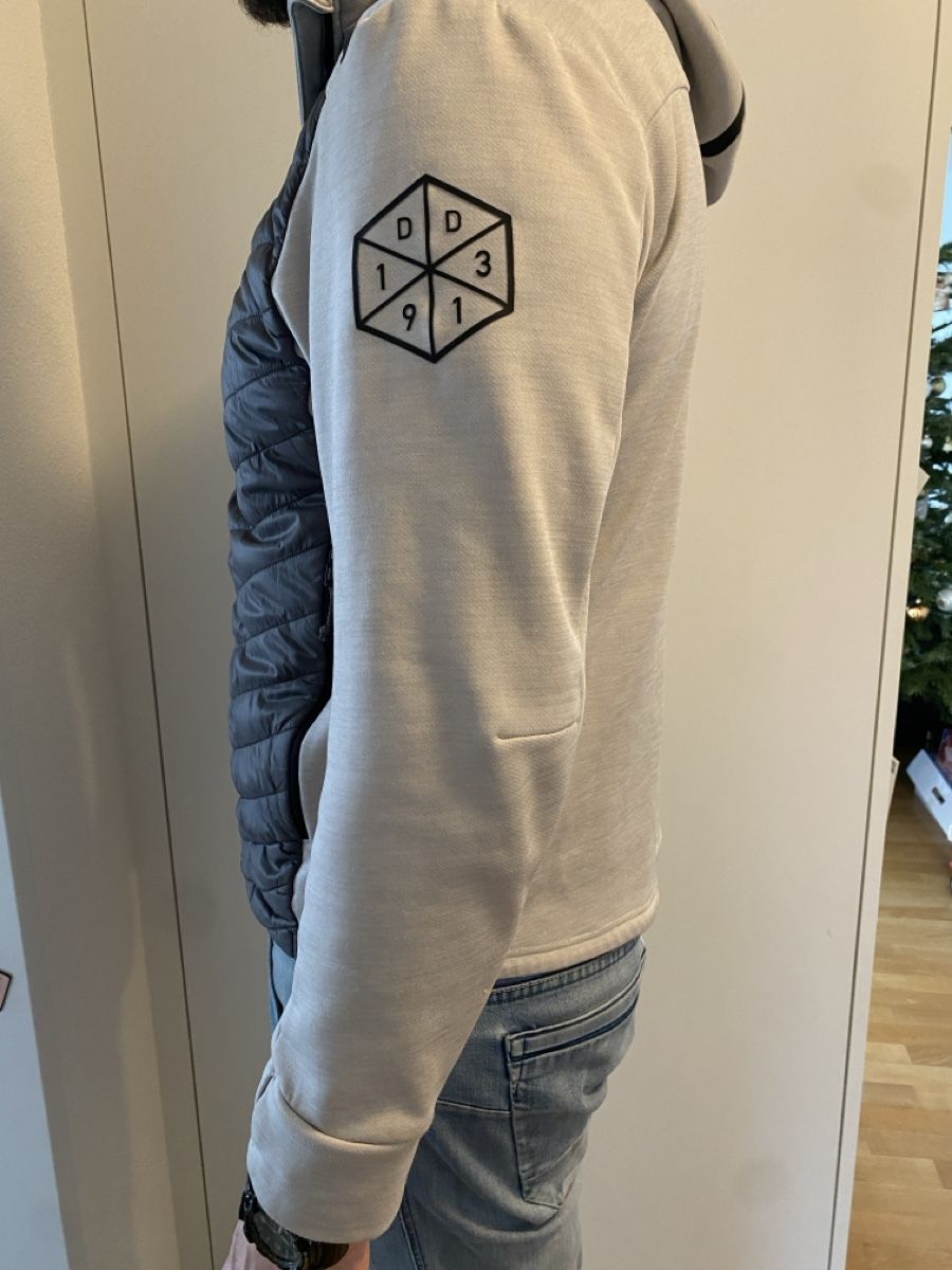 Didriksons Giacche: Hoodie – Usato da Eich venduto da MJZ 3