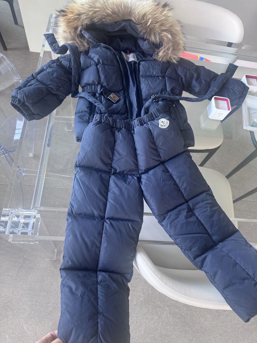 Moncler Jumpsuits: Moncler tuta  – Gebraucht aus Ruvigliana von lux_t2sb