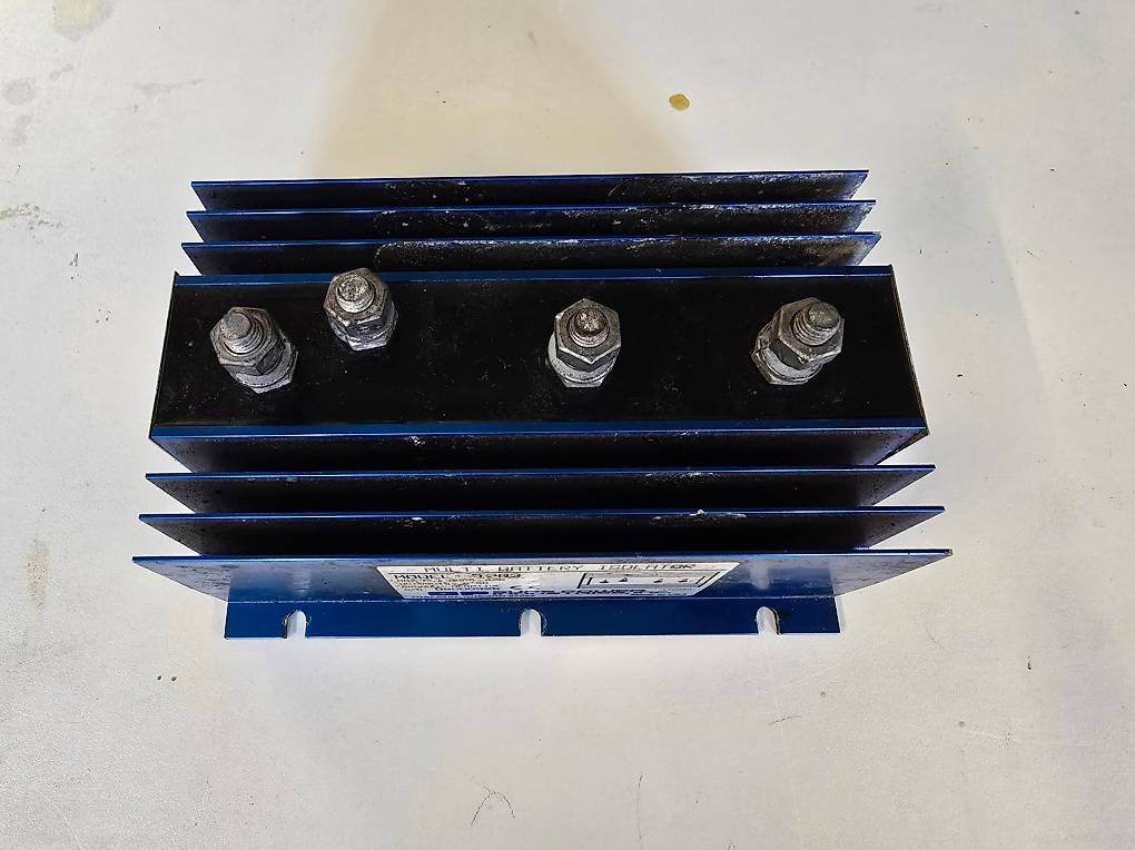 Componenti elettronici: Trenndiode Sure Power 1203 Multi Battery Isolator – Usato da Muhen venduto da Plehner 1