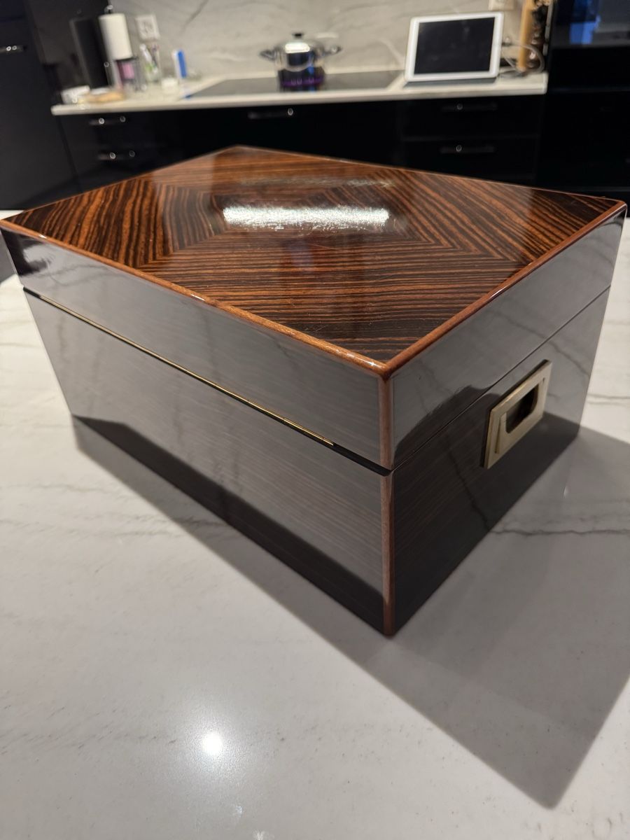 Davidoff Humidor per sigari: Humidor Davidoff Geant Macassar, Top – Usato da Safenwil venduto da Corahund 2