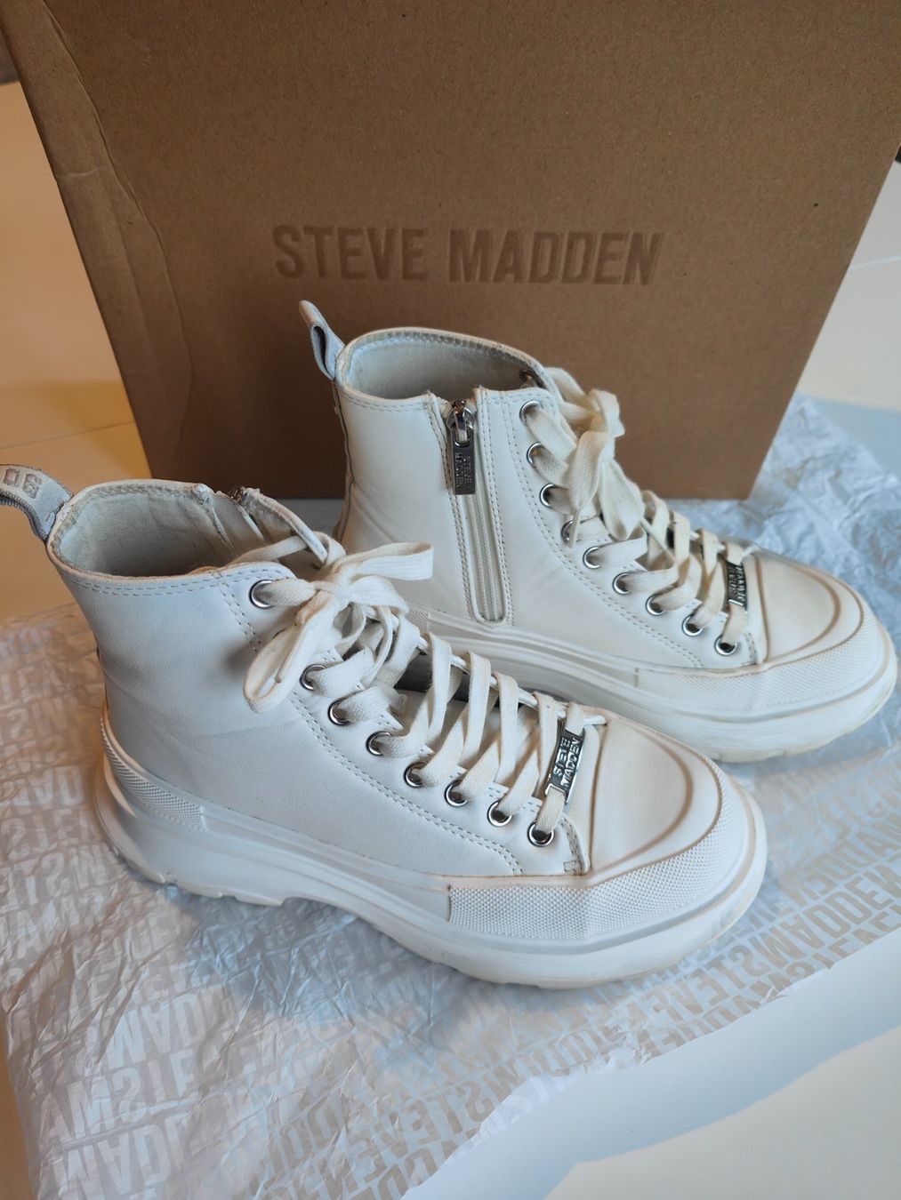 Steve Madden Scarpe da donna: Steve Madden Captor White – Usato da Penthalaz venduto da Cortis