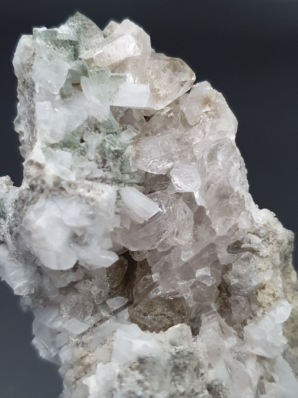 Minerali & Pietre curative: Adular, Bergkristall und Phantomquarz – Nuovo (secondo la descrizione) da Holderbank SO venduto da swiss-minerals 2