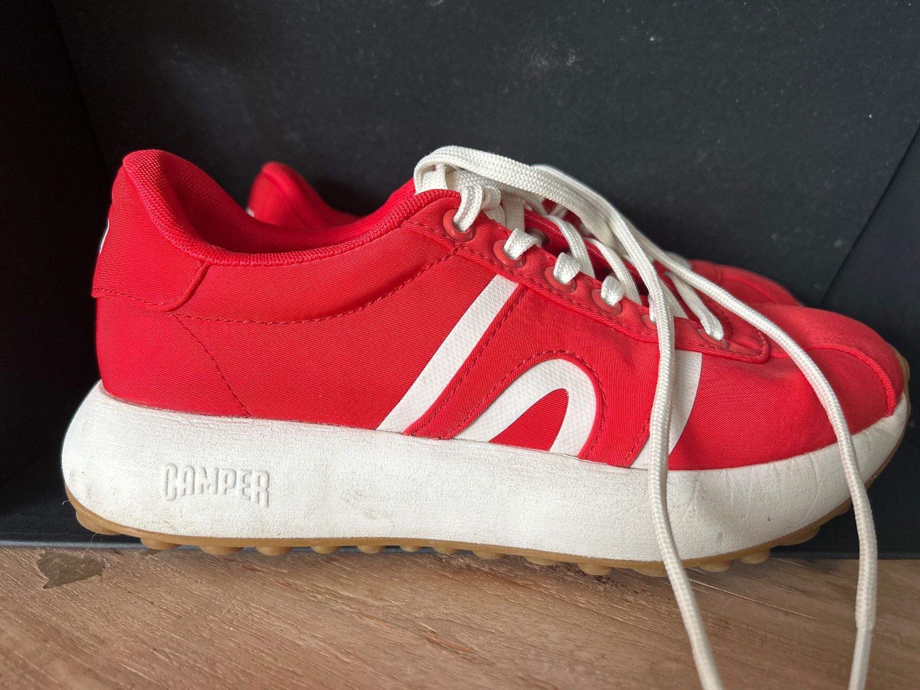 Camper Scarpe da donna: Rote Camper Sneaker 38 – Usato da Zuchwil venduto da bea_tl7p 1