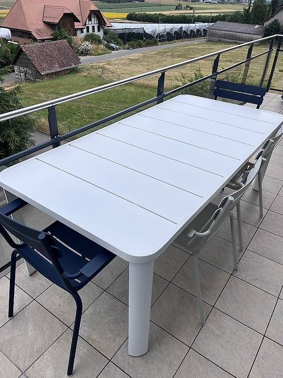 Tischset: Fermob Gartentisch mit Stühlen – Gebraucht aus Mörigen von kjeker