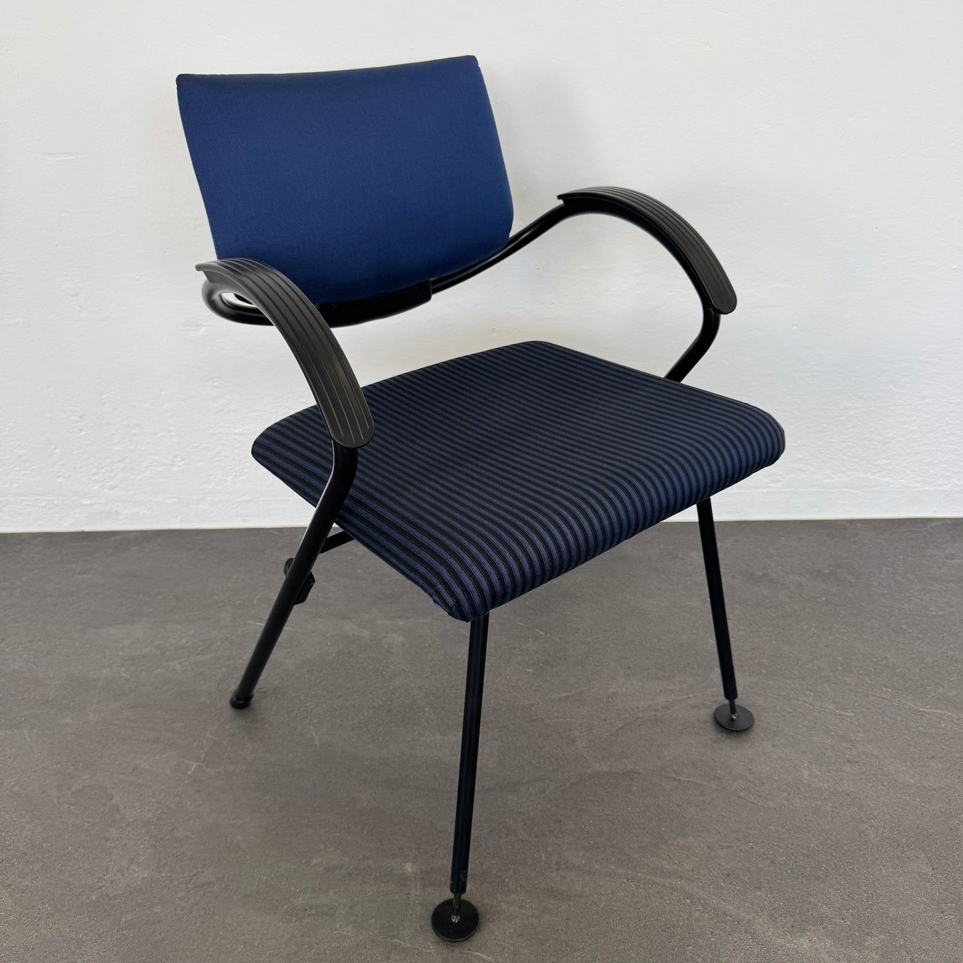 Sitag Sedie: Sitag Realino Vierfusstuhl – Usato da Schönenwerd venduto da mcofficeshop 1