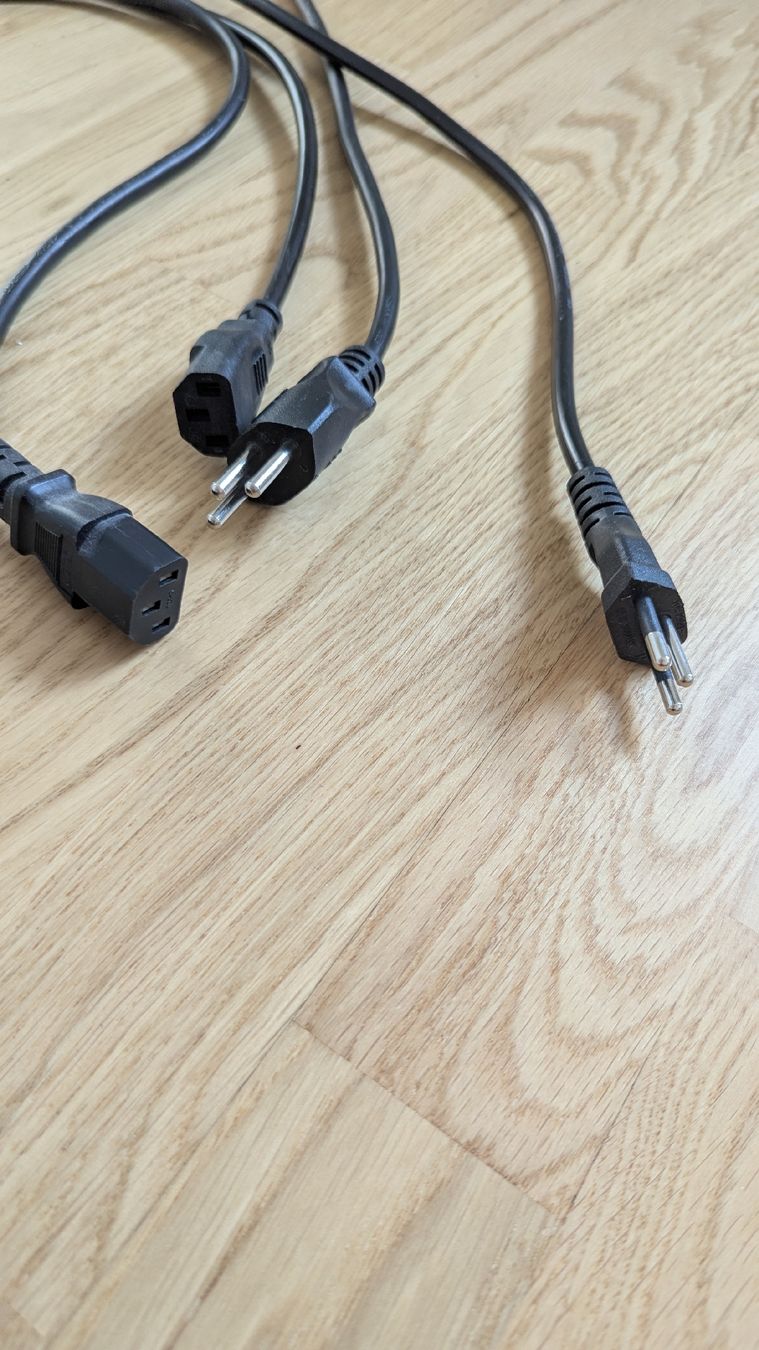 Kabel: Steckdosenleiste, Netz Kabel – Gebraucht aus Steinmaur von Ottelo 5